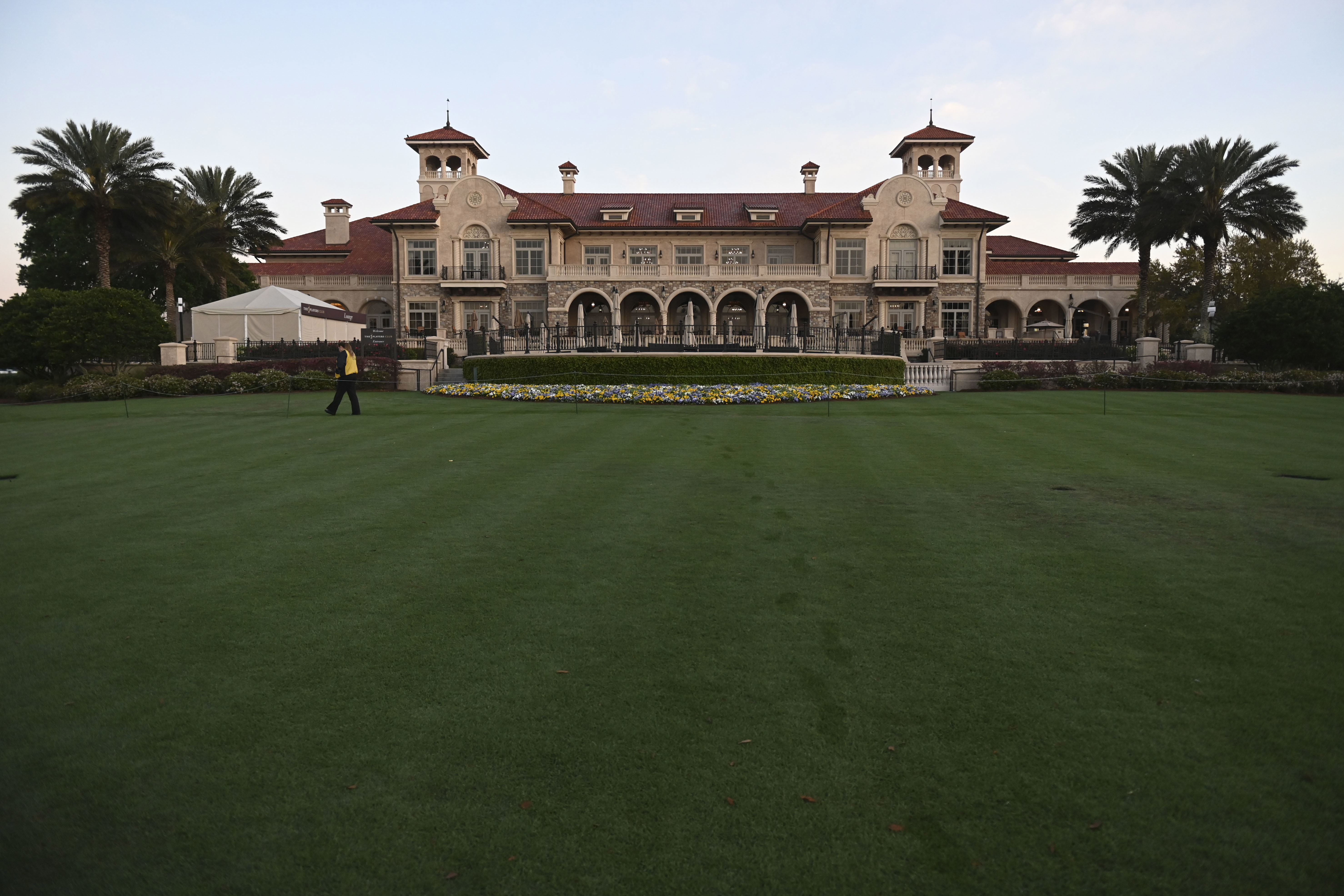 The Clubhouse at TPC Sawgrass had a unwelcomed visitor. Photo: Bildbyrån